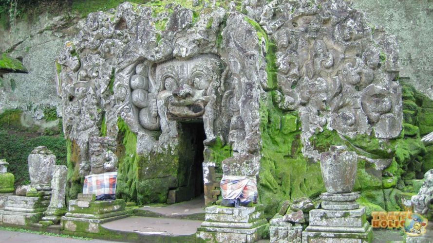 Entrée de la cave de l'éléphant, Goa Gajah, à Ubud