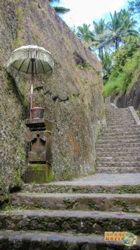 Sur le chemin en direction du temple Gunung Kawi