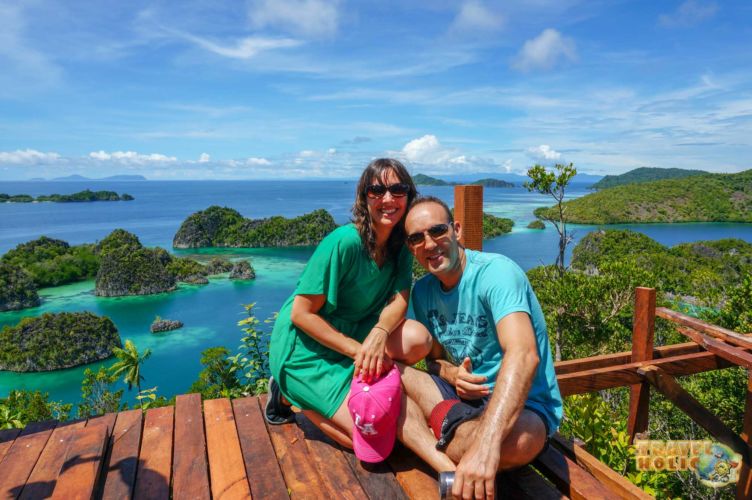 Les auteurs du blog Travel-Holic à Raja Ampat