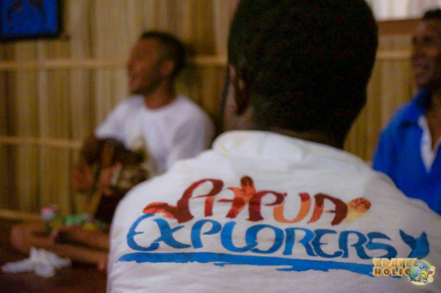 Le personnel de Papua Explorers