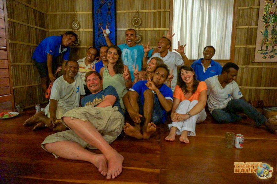 Personnel et clients du Papua Explorers, resort à Raja Ampat