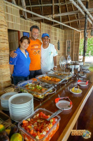 Buffet pour le déjeuner à Papua Explorers Ressort, Raja Ampat