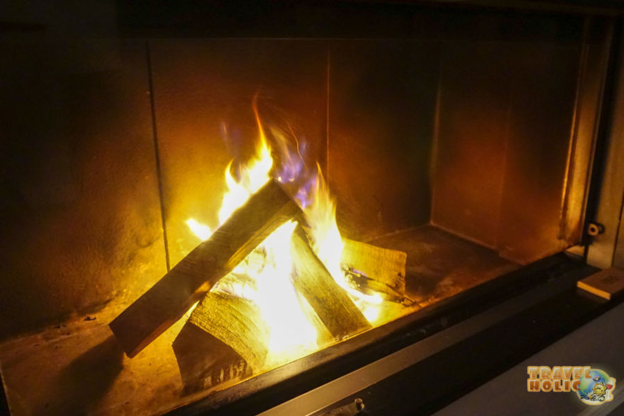Cheminée dans la chambre, Cordée des Alpes à Verbier, Suisse