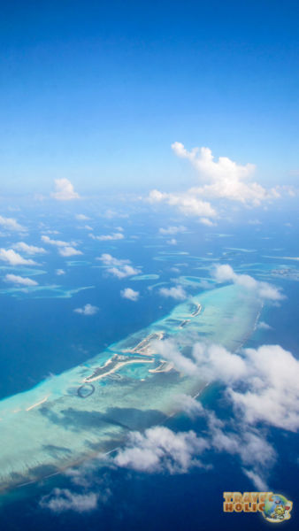 Vue aérienne d'un atoll aux Maldives